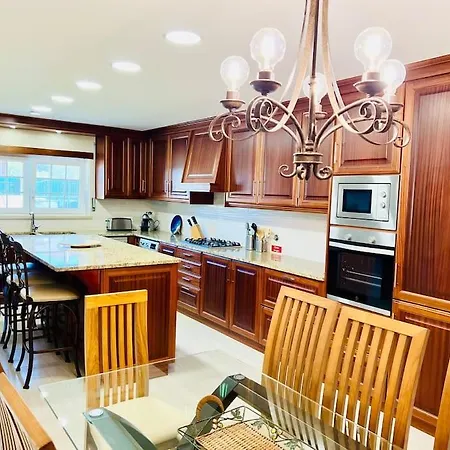 Antonio's Captain House Close To Beaches *