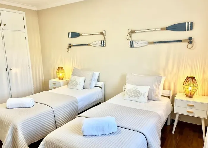 Antonio's Captain House Close To Beaches * アトウギア・ダ・バレイア
