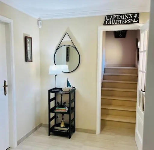 Antonio's Captain House Close To Beaches アトウギア・ダ・バレイア