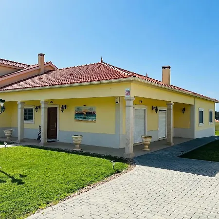 Antonio's Captain House Close To Beaches Holiday home